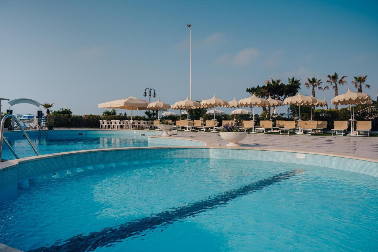 Hotel Galassia Lido di Jesolo Esterno foto