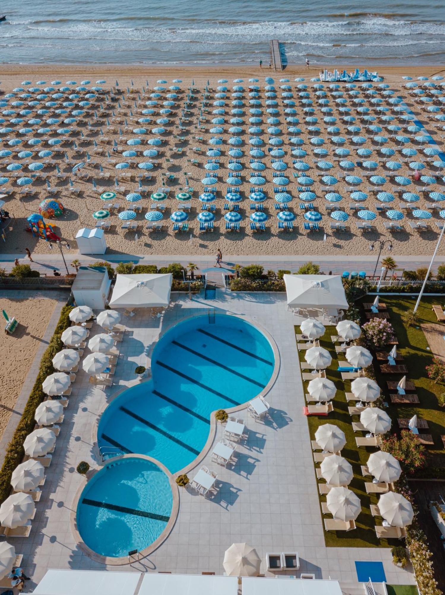 Hotel Galassia Lido di Jesolo Esterno foto