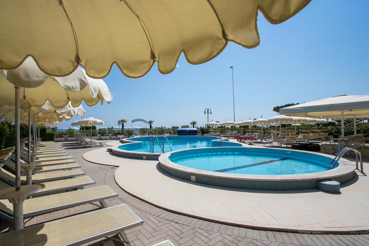 Hotel Galassia Lido di Jesolo Esterno foto