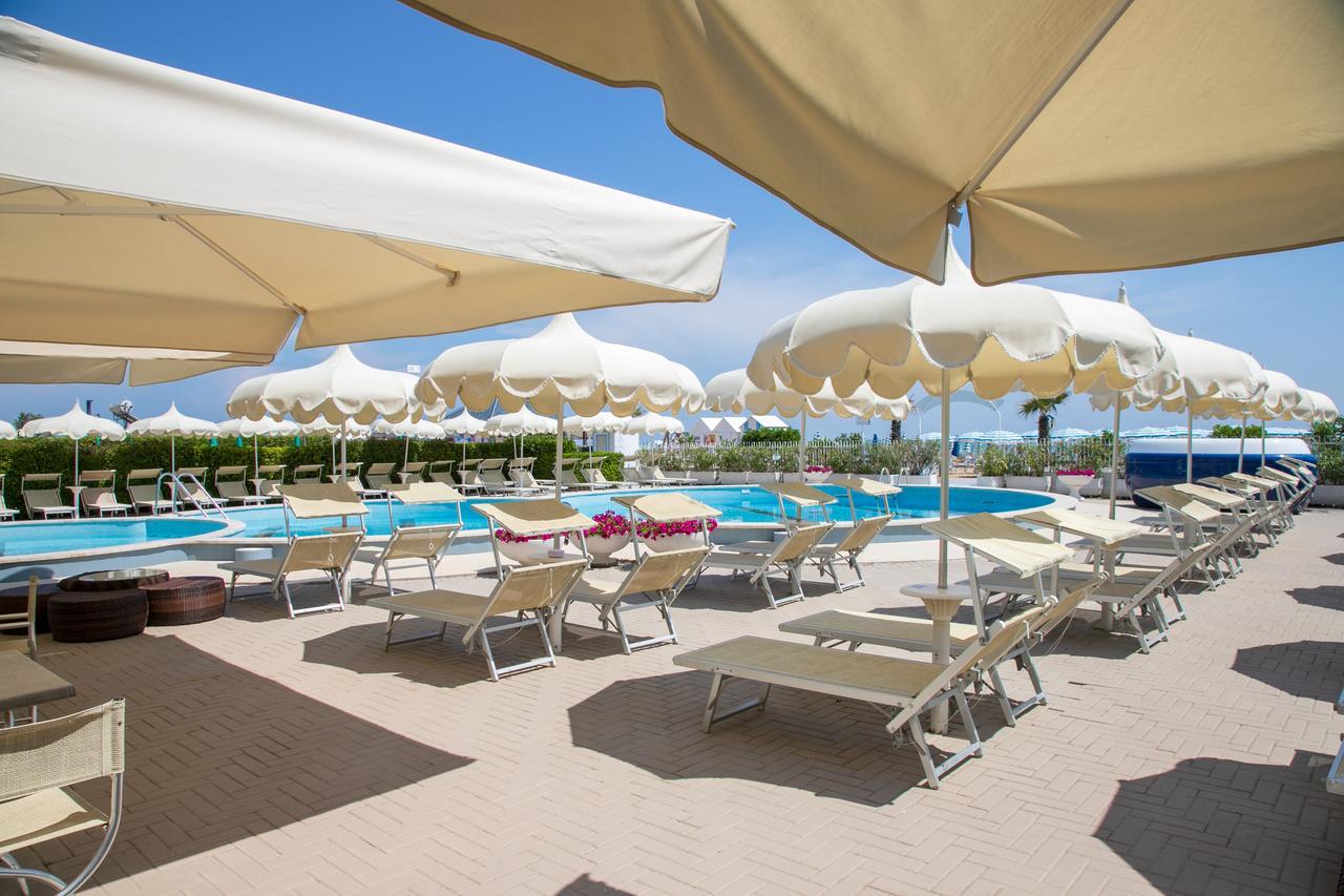 Hotel Galassia Lido di Jesolo Esterno foto